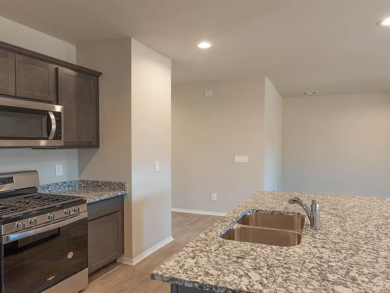 3502 Molly Dr — Photo 3
