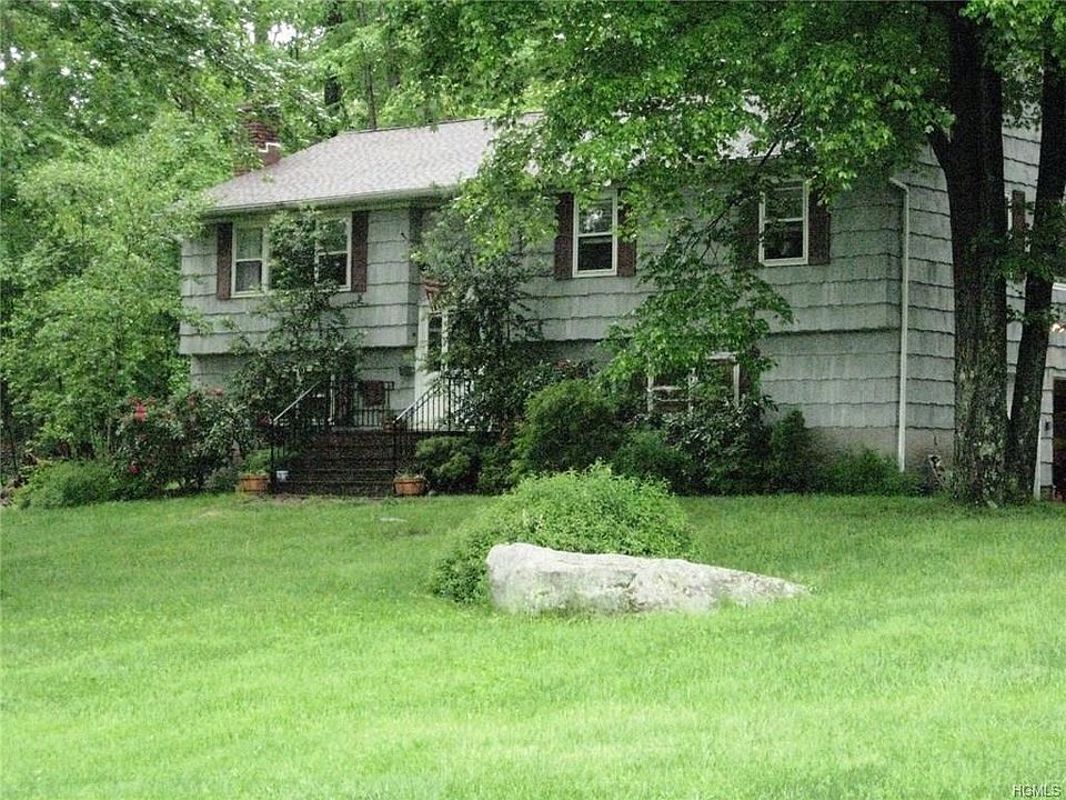 1st image of 19 Mohawk Ln