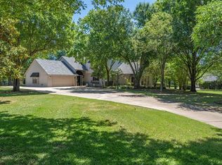 8001 Woodcreek Cir, Argyle, TX 76226