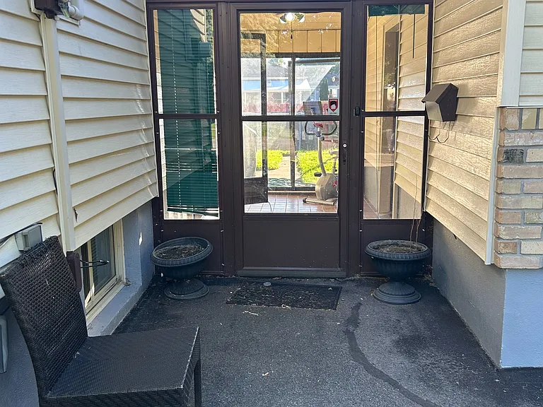 19 White St — Photo 16