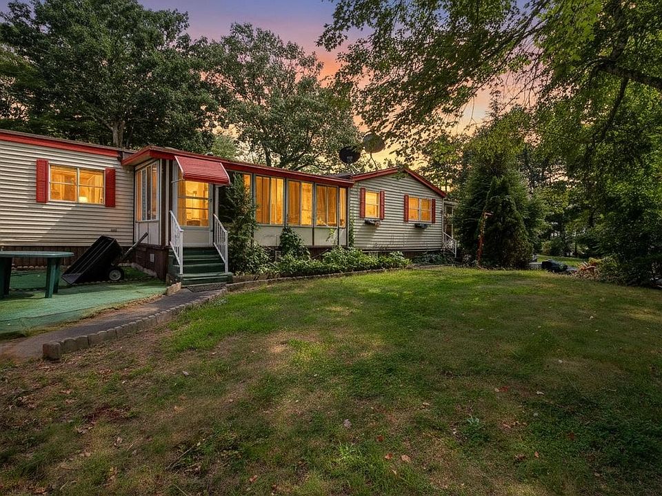 1st image of 11 N Dewberry Lane