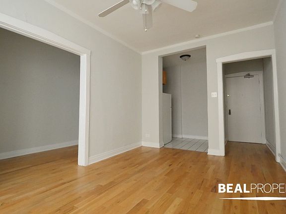2nd image of 511 W Melrose St #511311