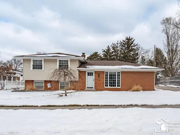 3714 Ridgedale Ln, Lambertville, MI 48144