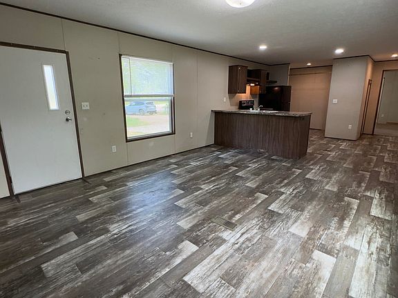 3rd image of 223 Southgate Dr