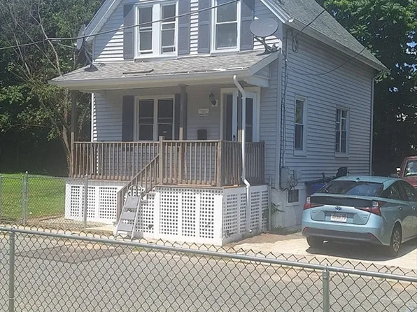 26 Pine Street Ct, Springfield, MA 01105