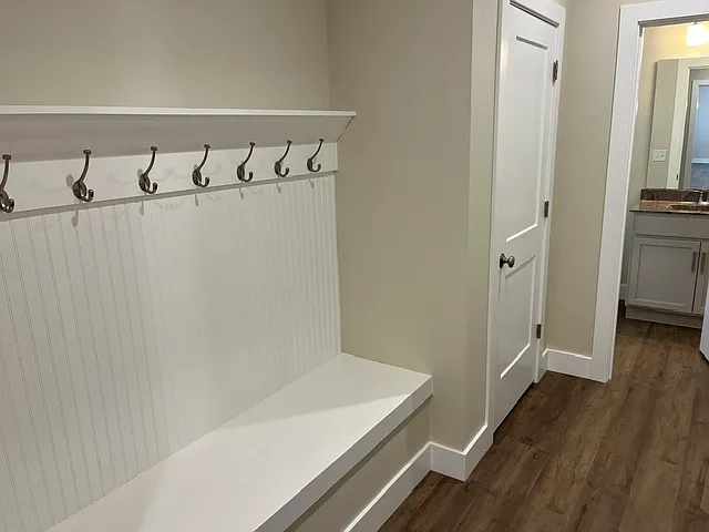 3890 Pinnacle Ln — Photo 1
