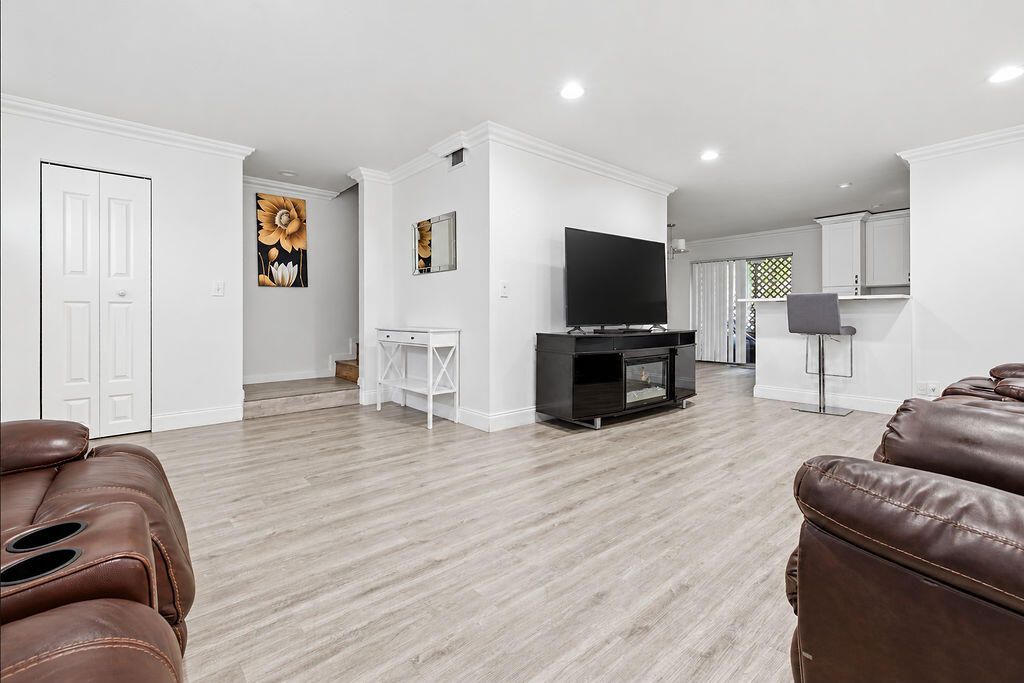 3305 MALLARD CLOSE #54, photo 4