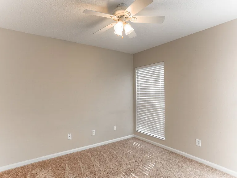 10422 Hunters Haven Blvd — Photo 8