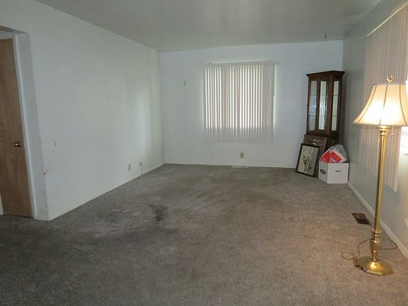 2nd image of 2909 E Esther Ln