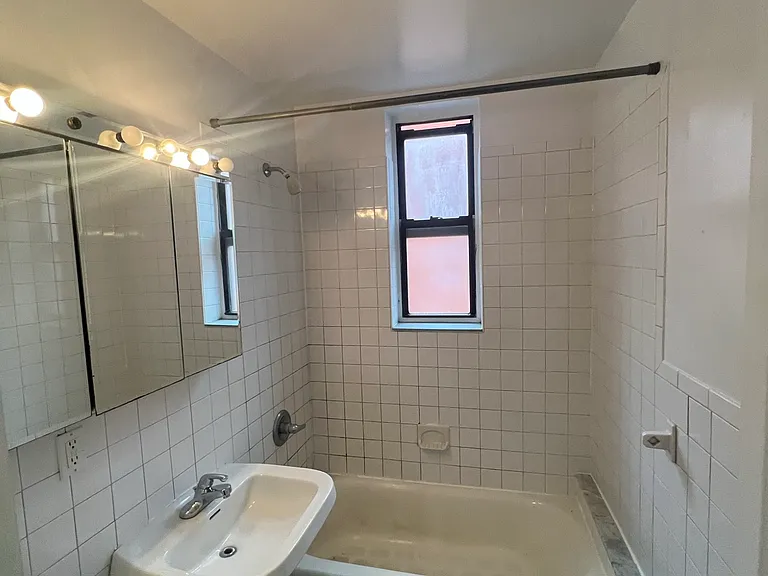 22-67 27th St #3 — Photo 24