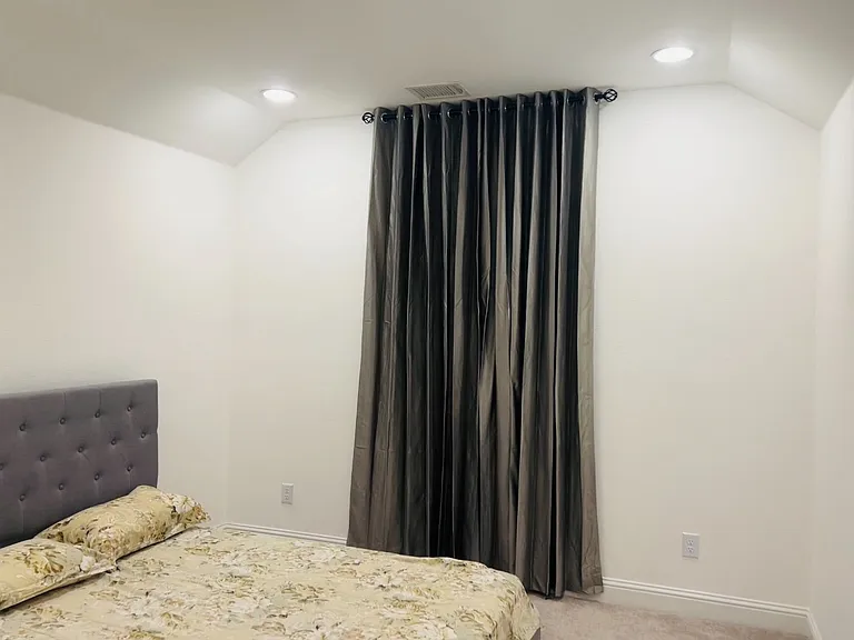 584 Bradley Dr — Photo 7