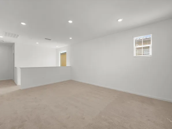 2422 Sather St, Manteca, CA 95337