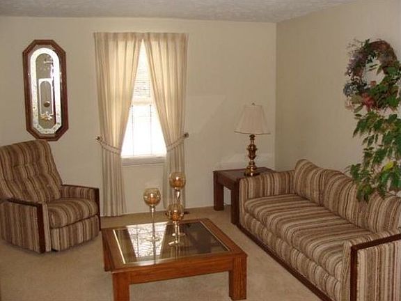 5th image of 9561 Brayes Manor Dr