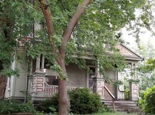 115 S B St, Monmouth, IL 61462