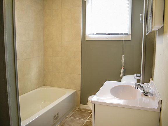 4th image of 4915 Orion Ave