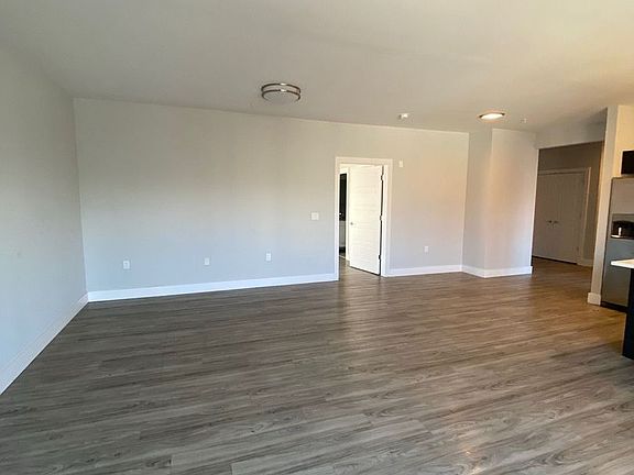 2nd image of 5800 Washington St Unit 301
