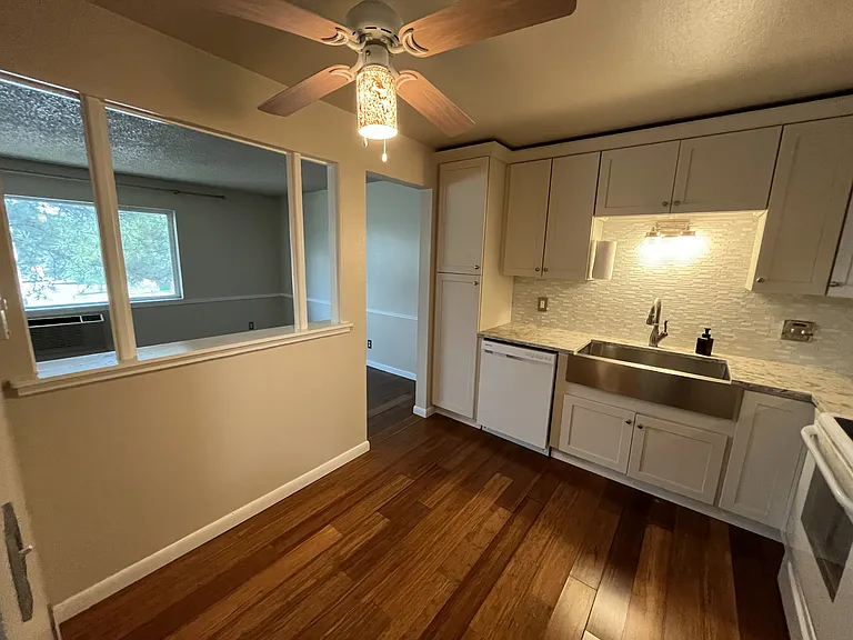 232 S Brentwood St #203 — Photo 6