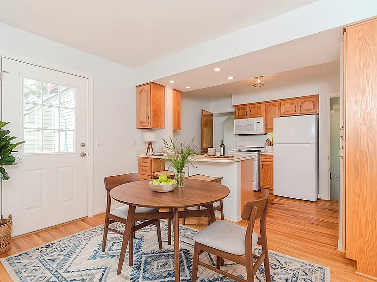 1206 Bauman Ave — Photo 3