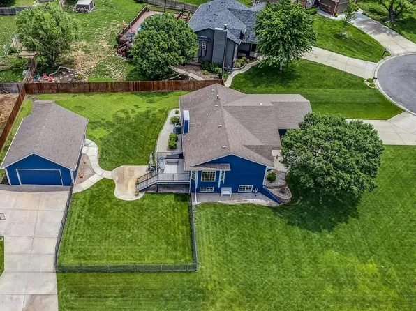 390 N Norris Ct, Benton, KS 67017