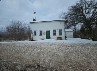 7881 Chestnut Ridge Rd, Gasport, NY 14067