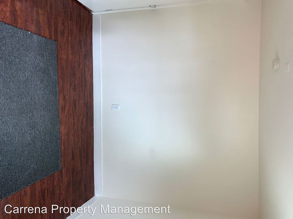 2nd image of 1681 Main St #6