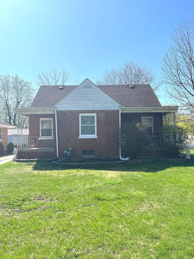 256 N Ardmore Ave photo 1