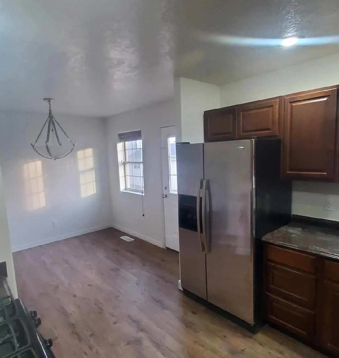 2 bed, 1300 sqft, $1,100 — Photo 3