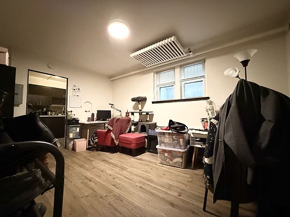 3rd image of 747 Williamson St