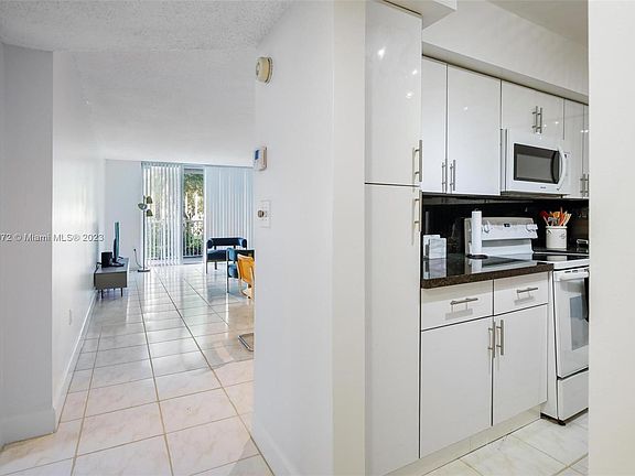 2nd image of 2801 NE 183rd St APT 108W