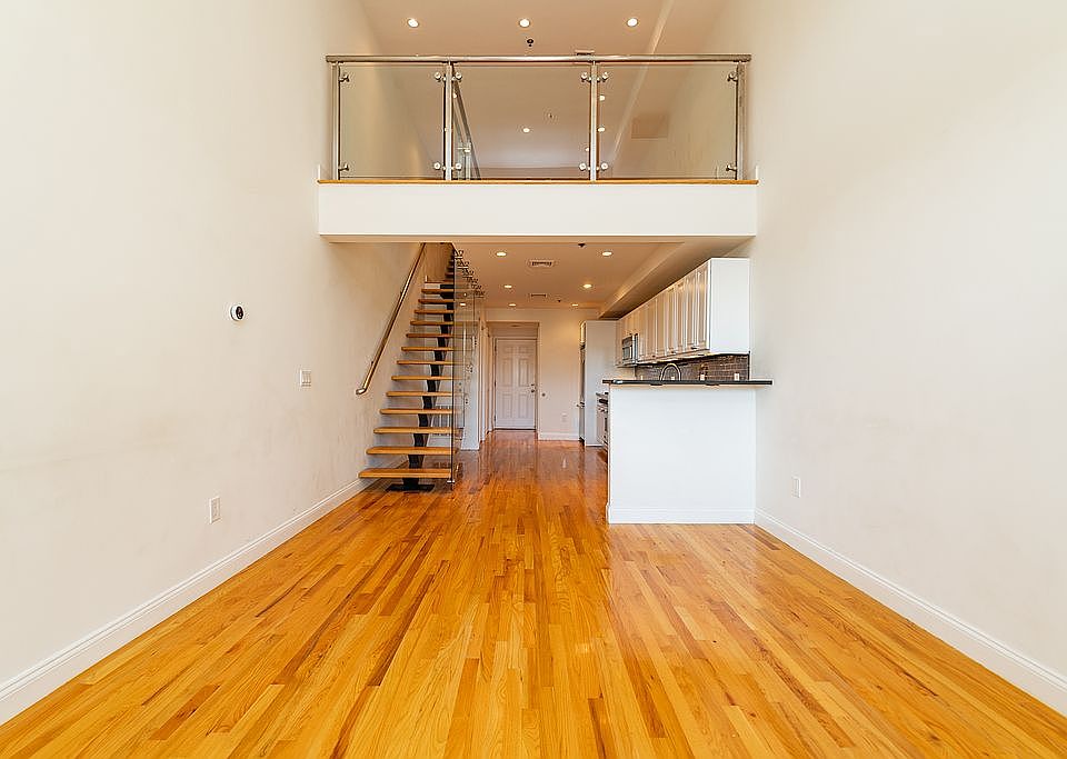 1st image of 11 Wyman St APT 3B