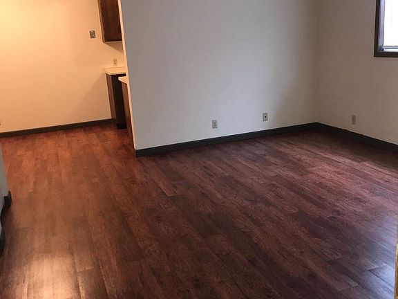 4th image of 658 S Roberts Ave #6