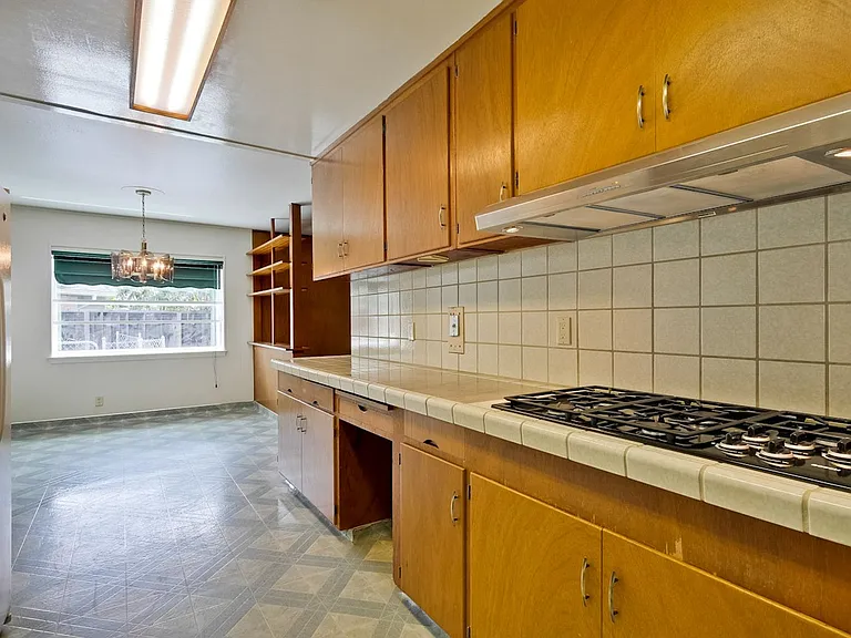 160 Kit Carson Ct — Photo 31