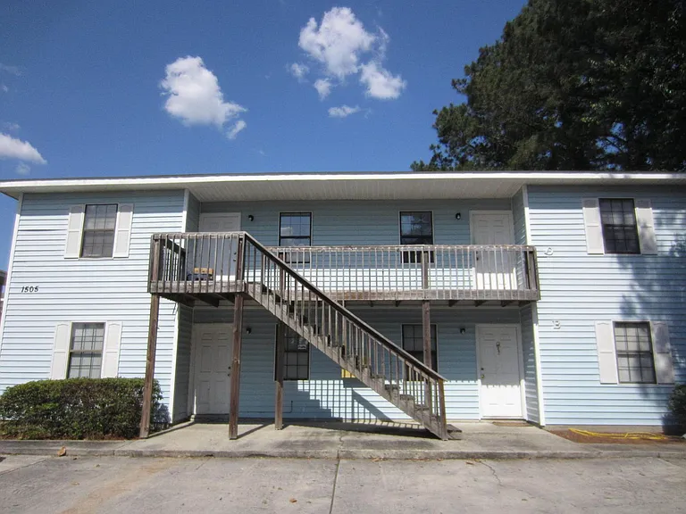 Chimney Creek Apartments — Photo 44