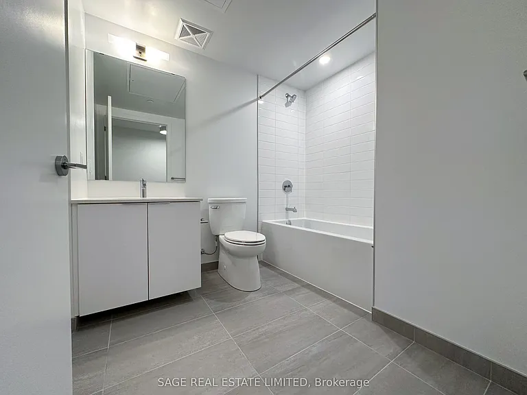 357 King St W #2009 — Photo 22