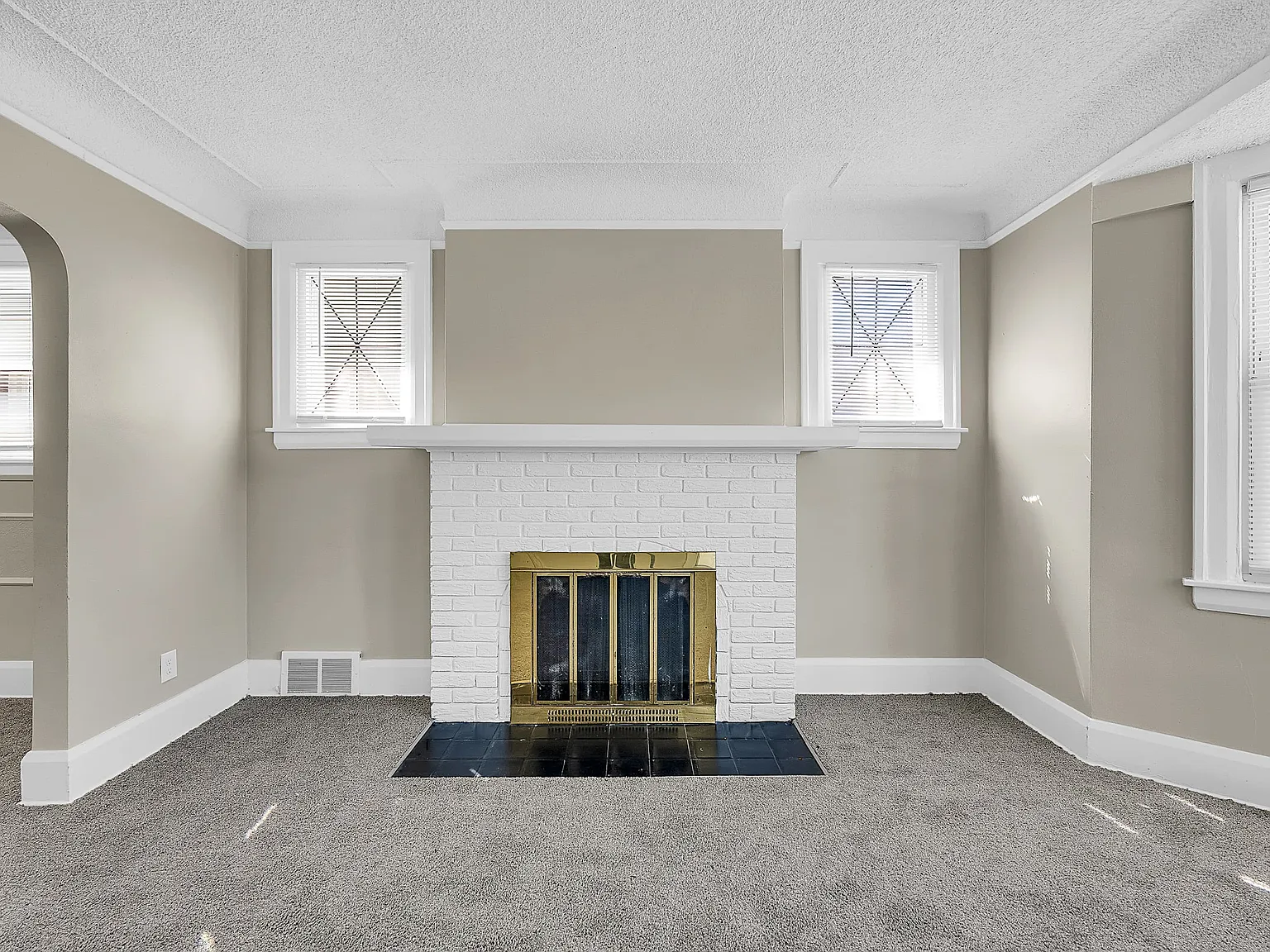 2 bed, 900 sqft, $900 — Photo 3