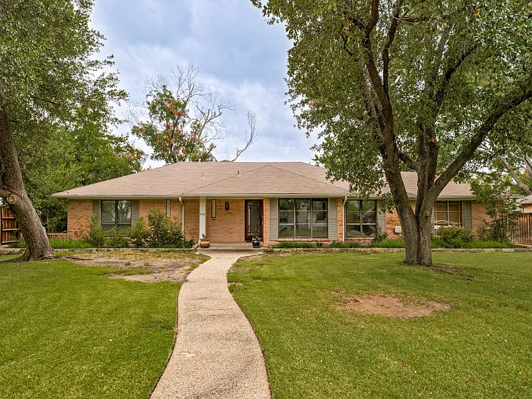 5938 Willow Ln — Photo 10