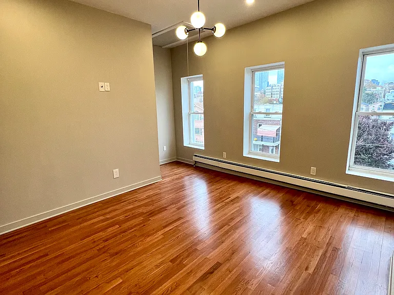 25 Whitman Ave — Photo 20