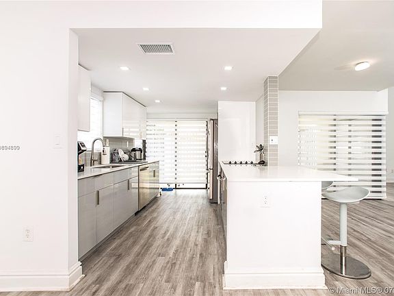 3rd image of 1281 SW 124th Ct #21-A