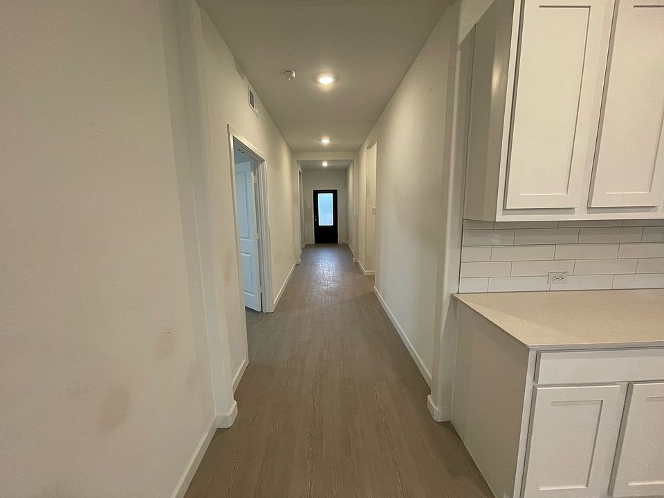 1st image of 1300 Rockwell Dr
