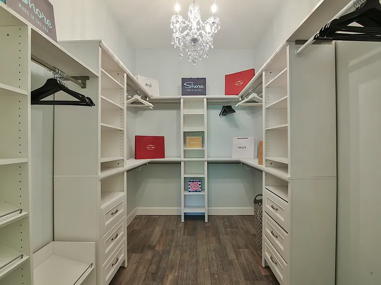 1102 Mallorca Dr — Photo 32
