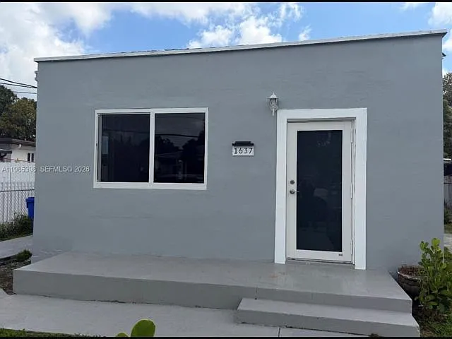 1637 NW 31st Ave