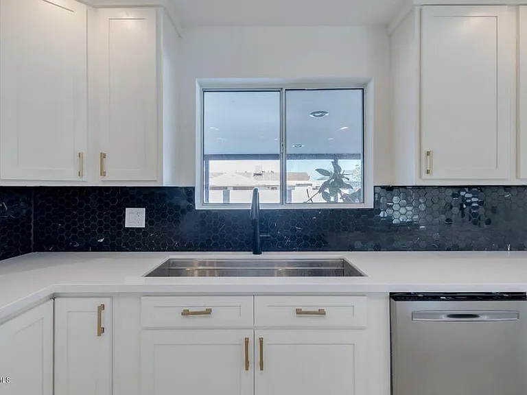 7914 E Hubbell St — Photo 11