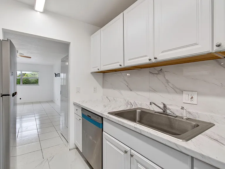 500 SW 2nd Ave #211 — Photo 5