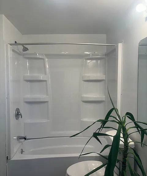 215 N Oak St #A — Photo 3