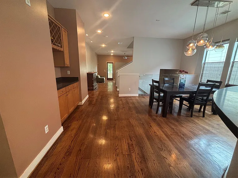6016 Truro St — Photo 3