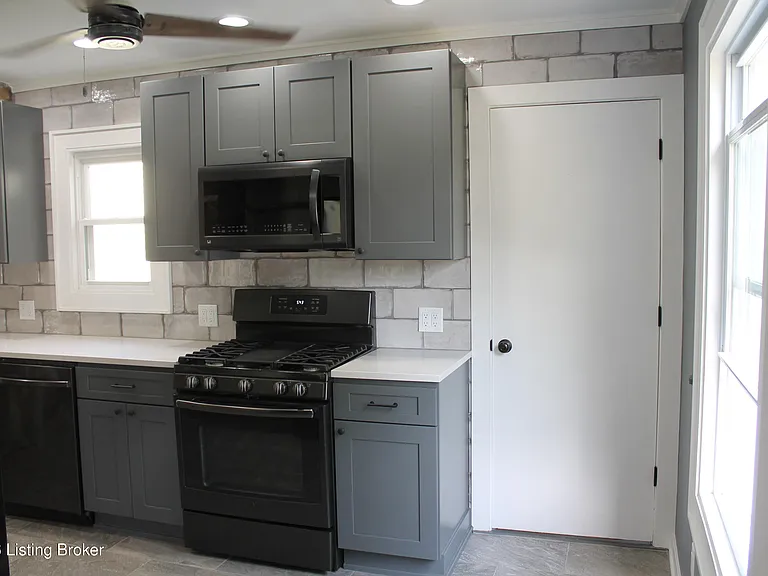 528 Harris Pl — Photo 6