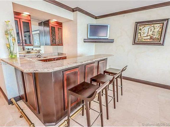 5th image of 3201 NE 183rd St APT 702