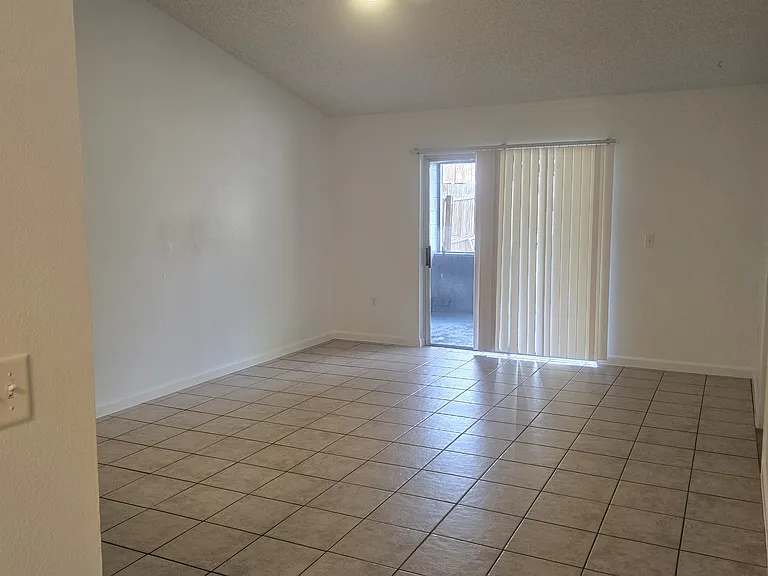 818 Sleepy Harbour Dr — Photo 8