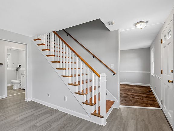 2nd image of 37 Watson St