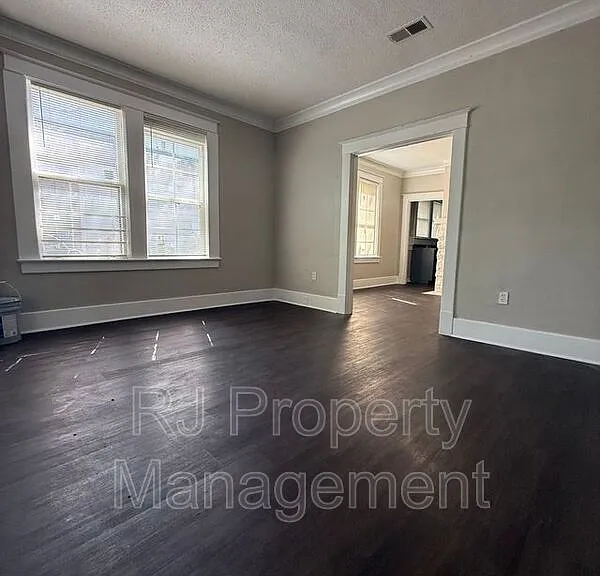 663 Lucy Ave — Photo 10